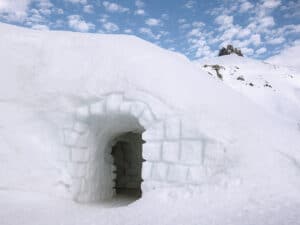 winter iglu